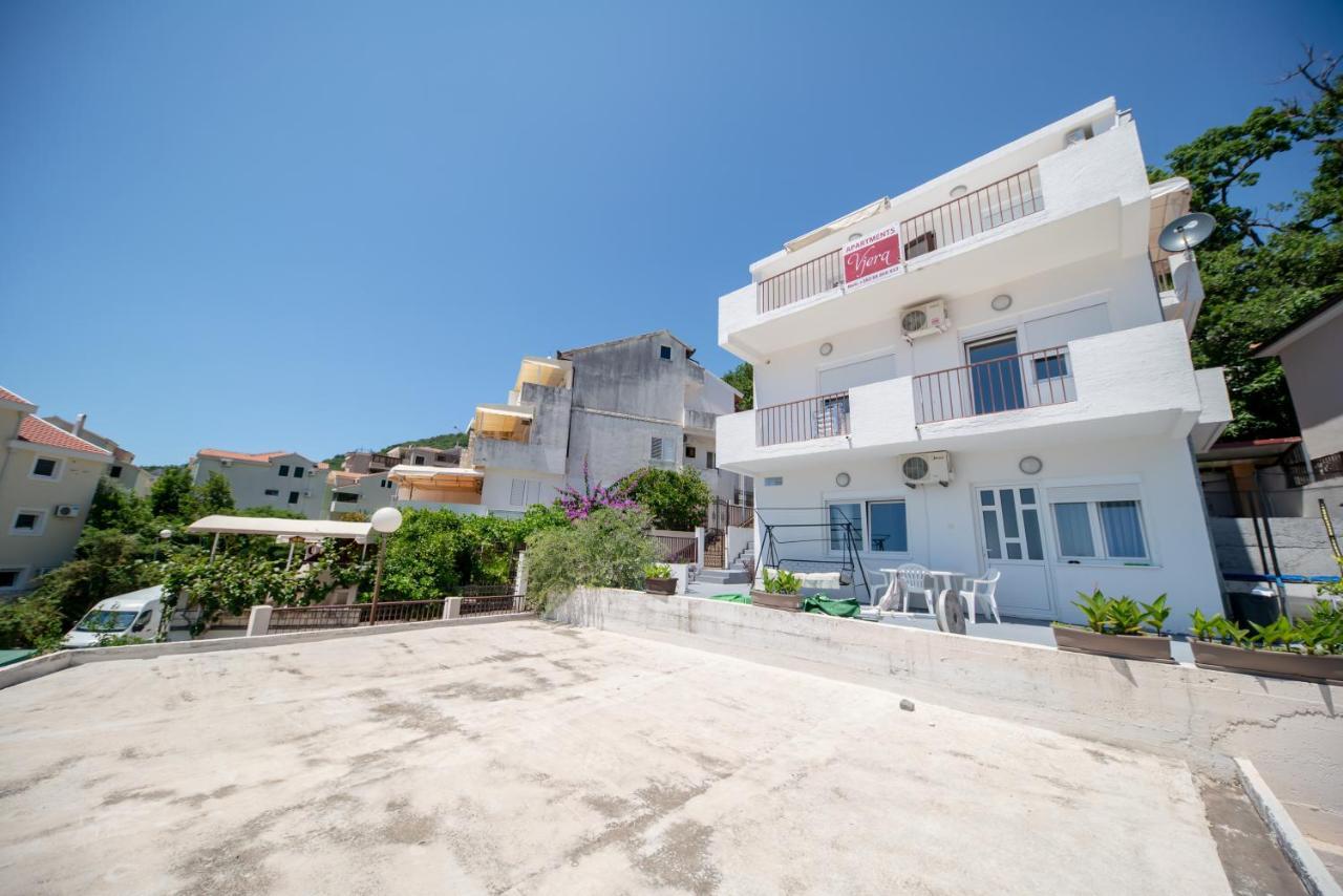 Apartments Vjera Petrovac Exterior foto