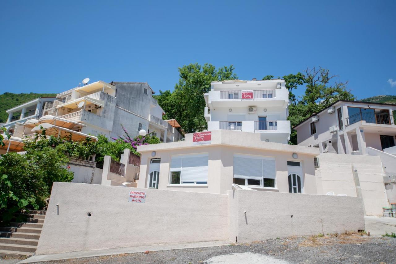Apartments Vjera Petrovac Exterior foto