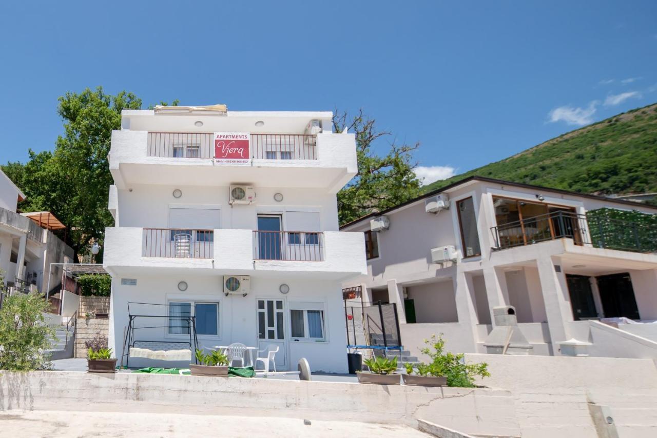 Apartments Vjera Petrovac Exterior foto