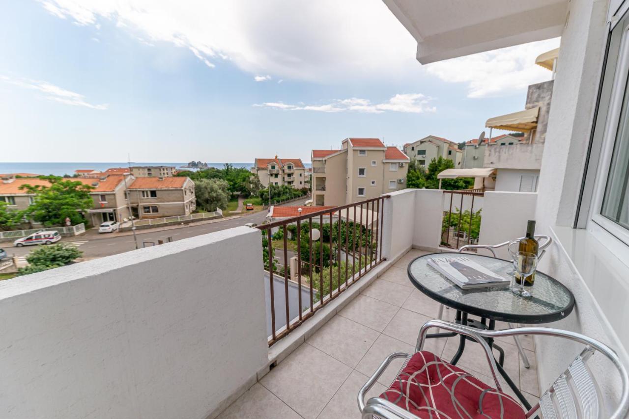 Apartments Vjera Petrovac Exterior foto