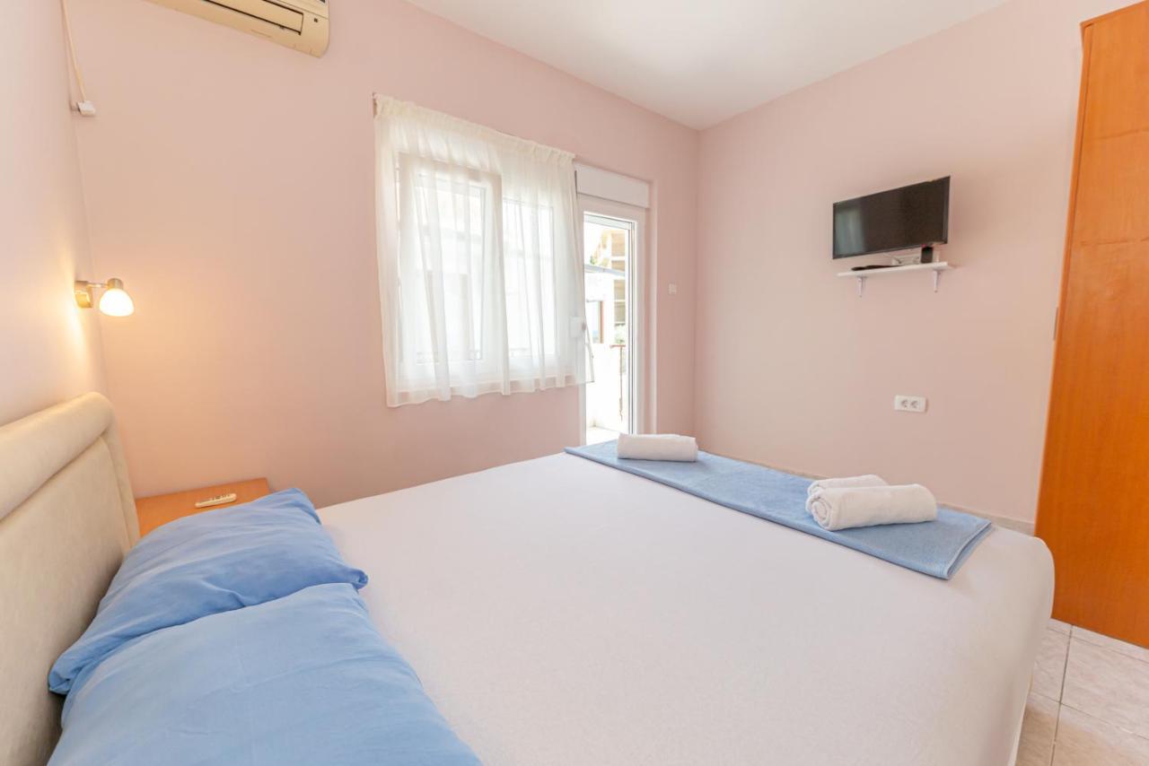 Apartments Vjera Petrovac Exterior foto