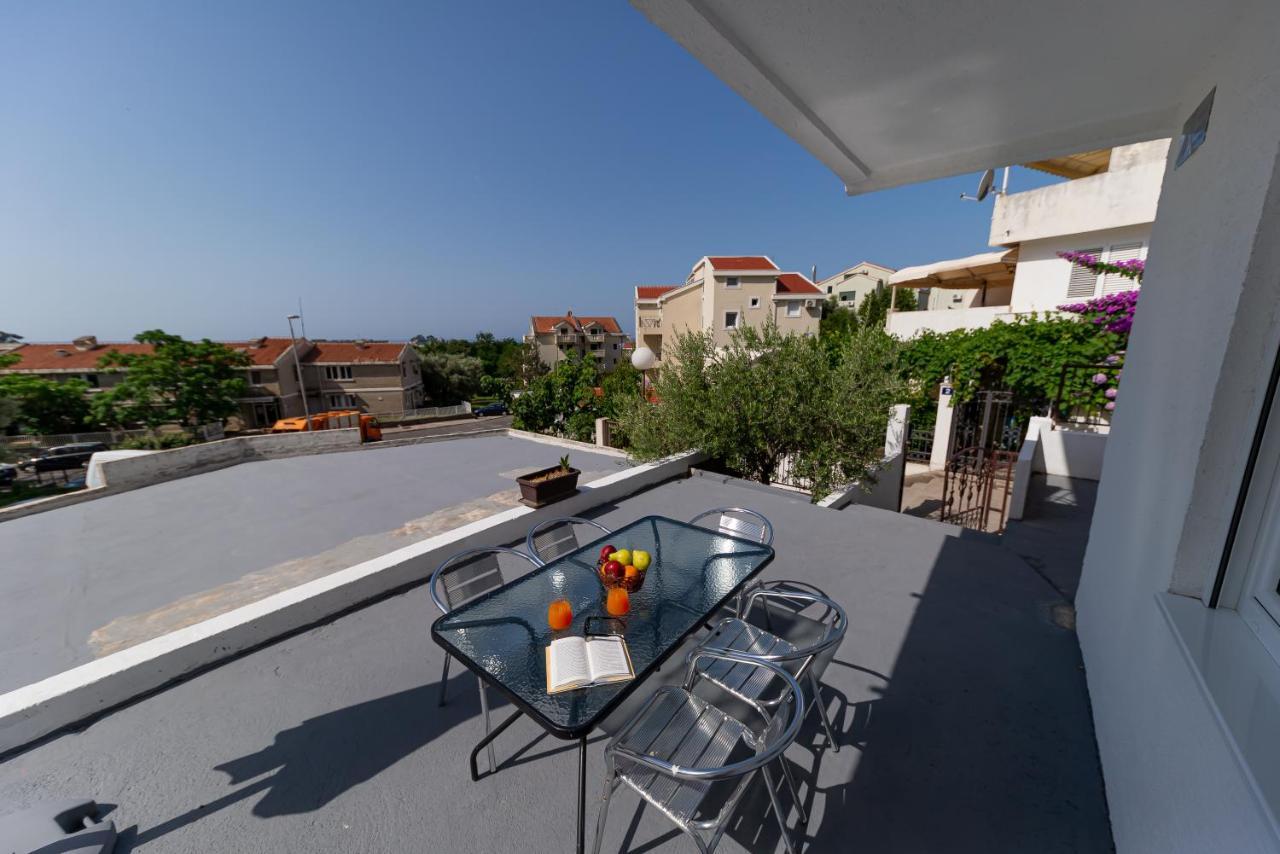 Apartments Vjera Petrovac Exterior foto
