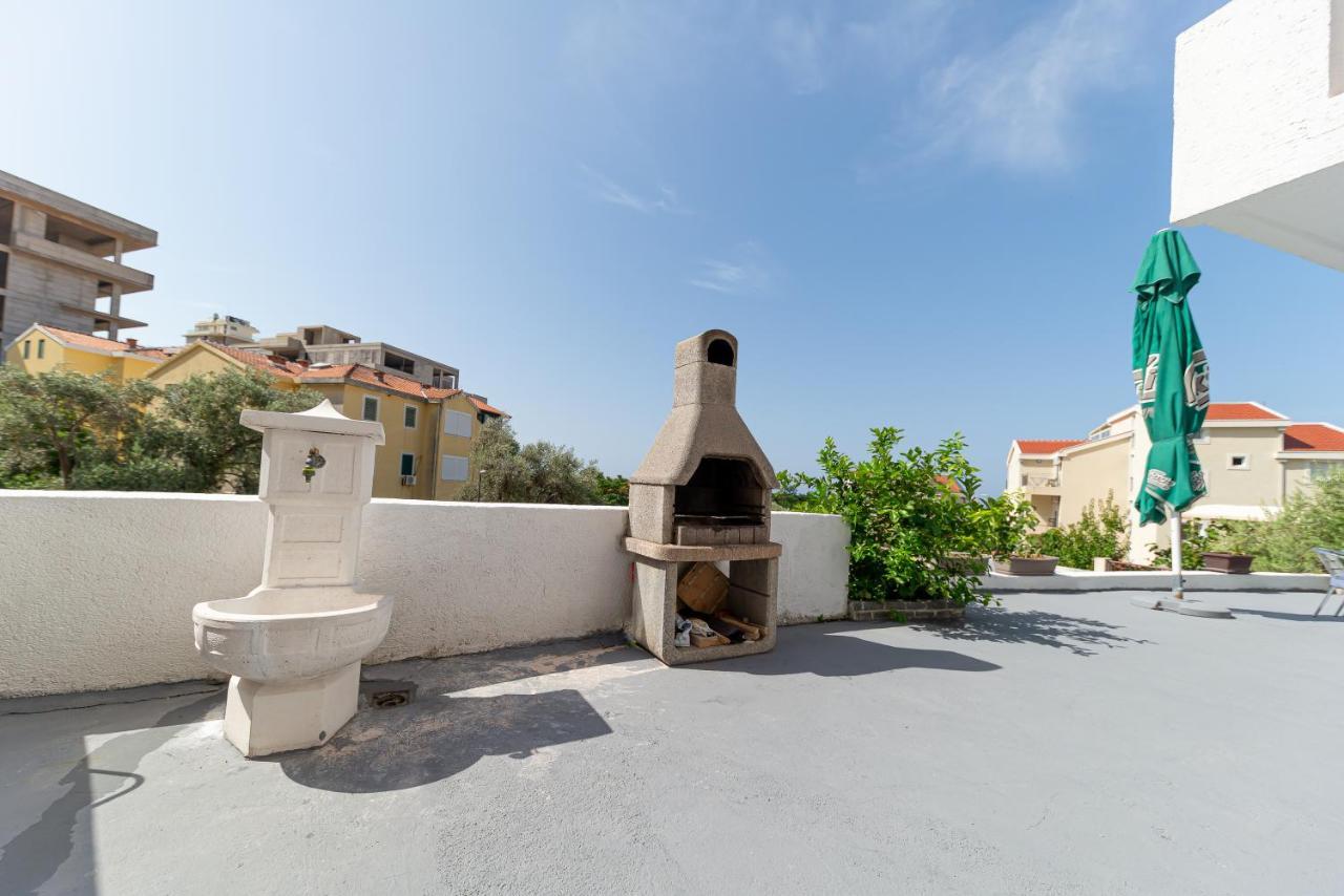 Apartments Vjera Petrovac Exterior foto