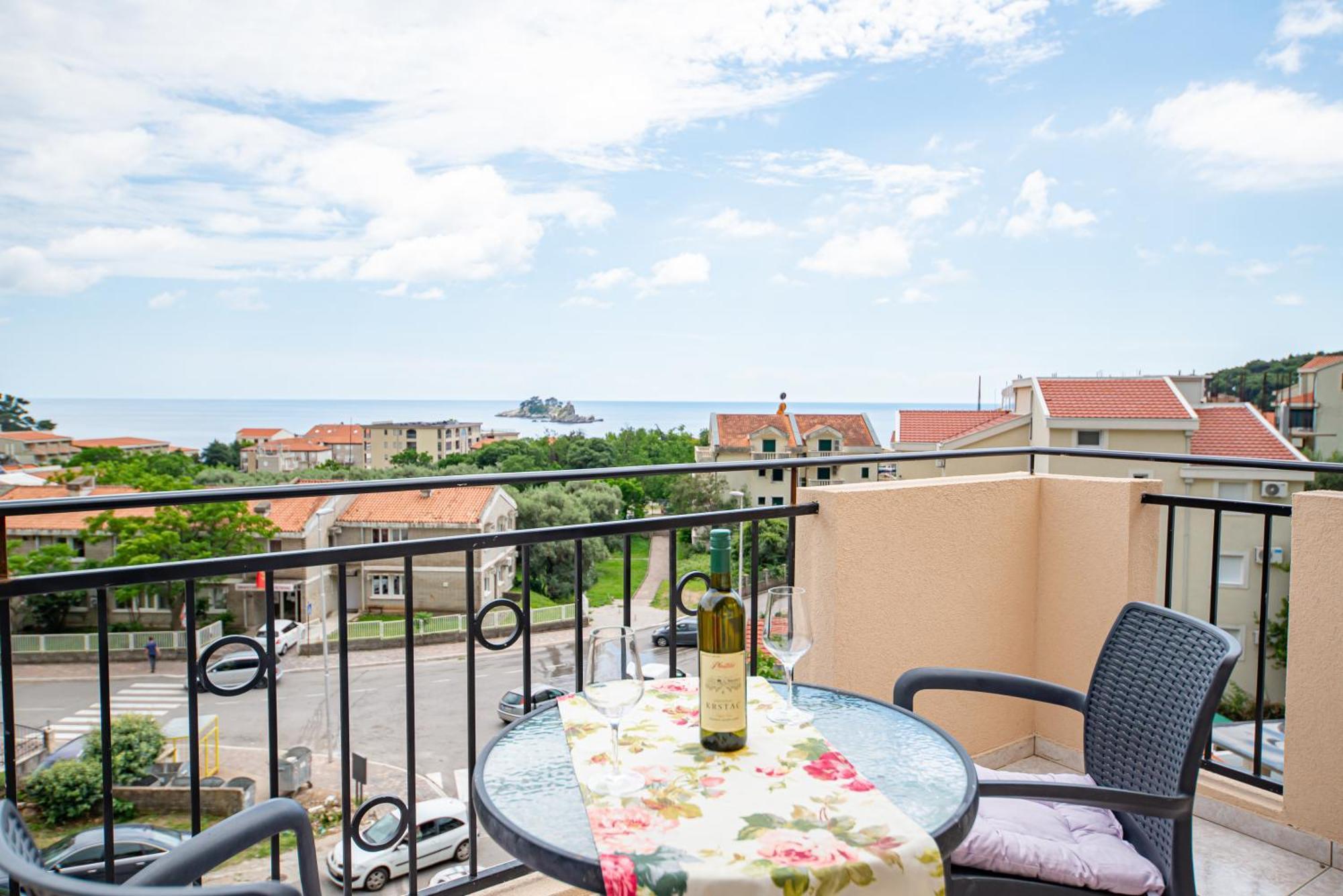 Apartments Vjera Petrovac Exterior foto