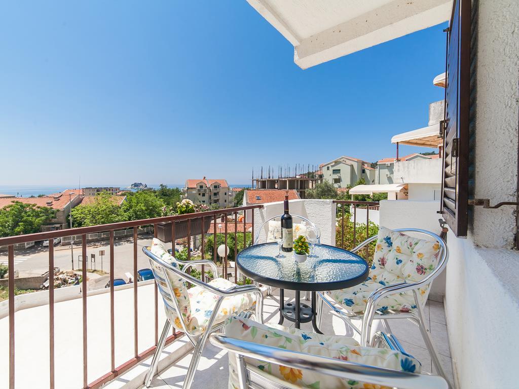 Apartments Vjera Petrovac Exterior foto