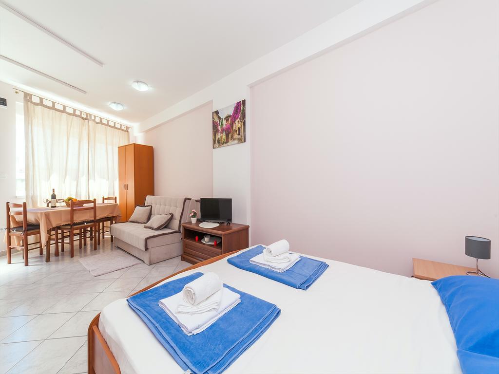 Apartments Vjera Petrovac Exterior foto